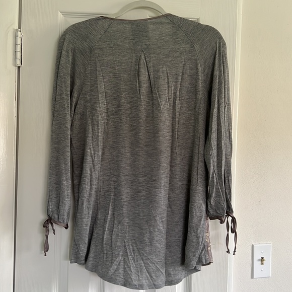 TINY (from Anthropologie) detailed top Sz Medium - Picture 9 of 11